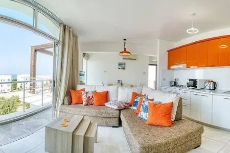 Joya Cyprus Mandarin Penthouse Lux Case de vacanță
